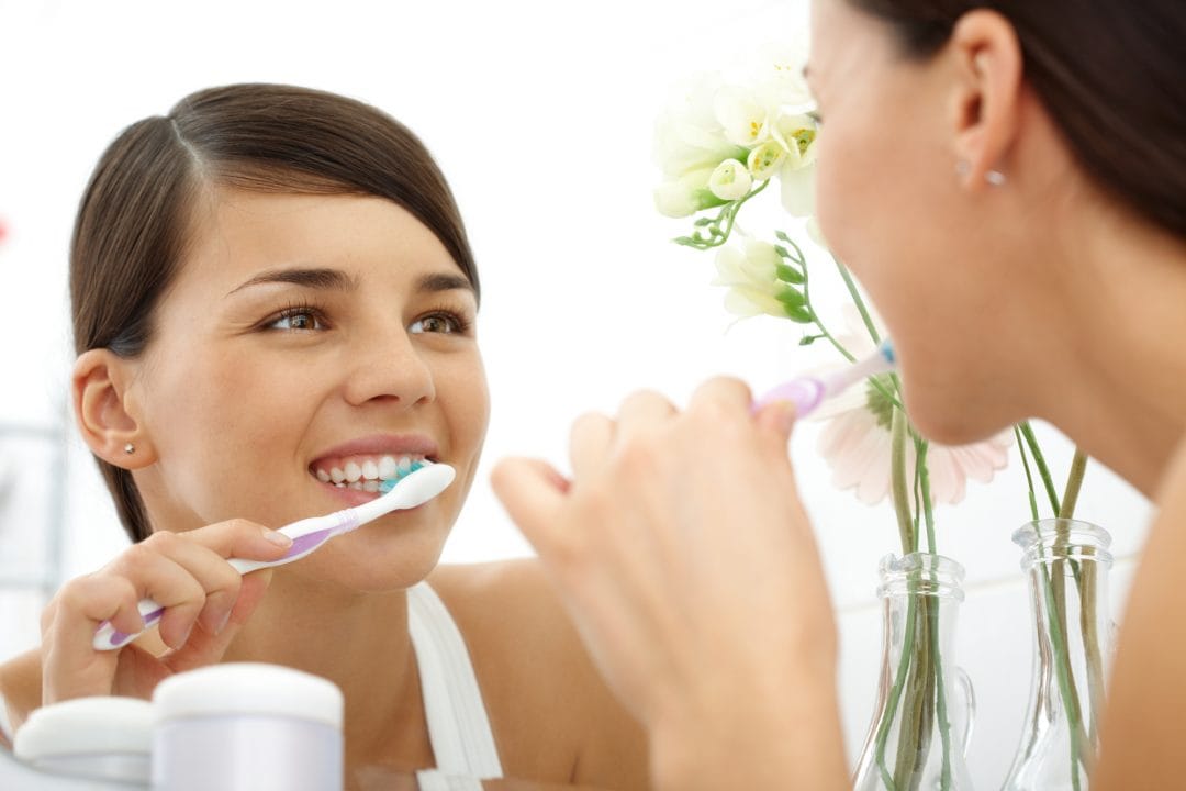 featured image - 8 Good Oral Hygiene Habits That You Can Adopt